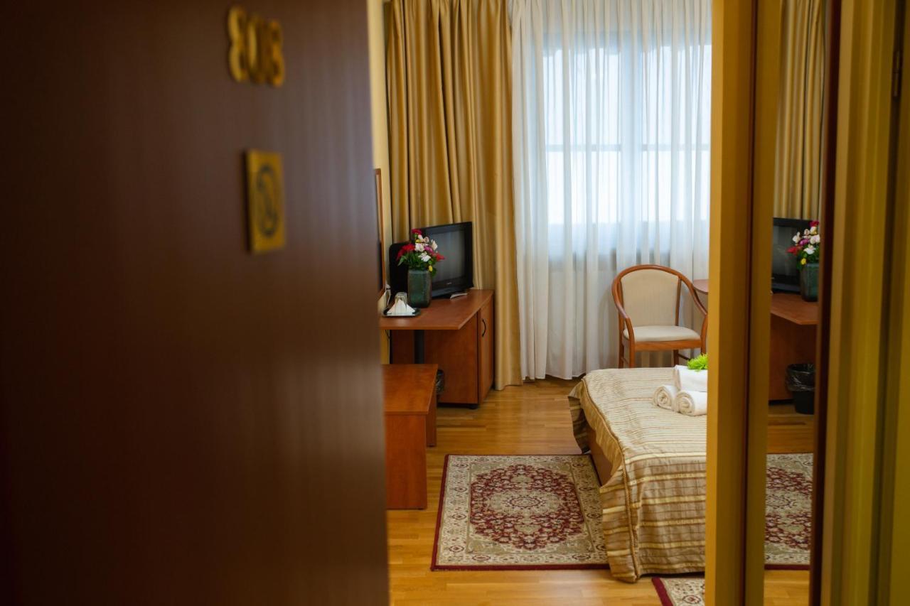 Hotel Fenyo Miercurea Ciuc Extérieur photo