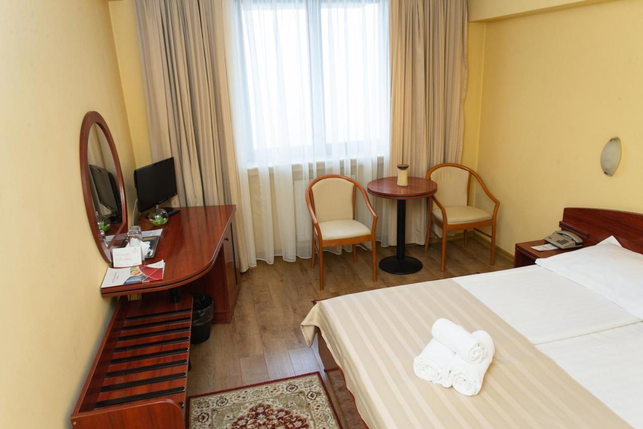 Hotel Fenyo Miercurea Ciuc Extérieur photo