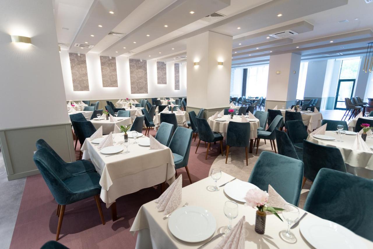 Hotel Fenyo Miercurea Ciuc Extérieur photo