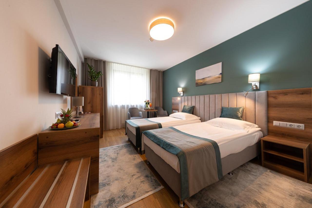 Hotel Fenyo Miercurea Ciuc Extérieur photo