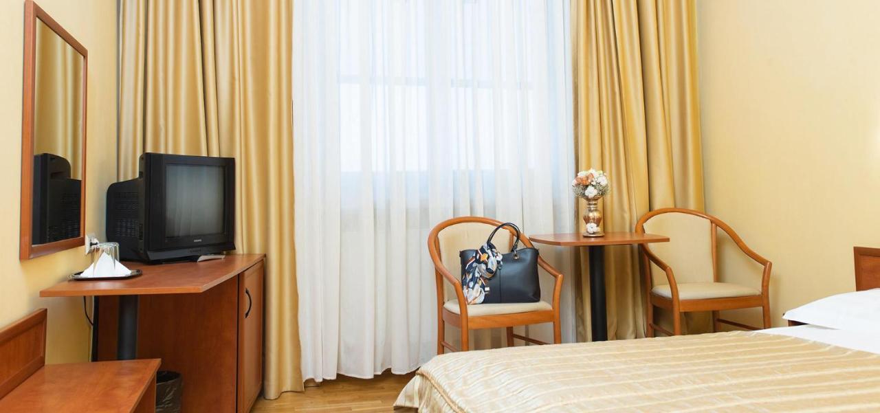 Hotel Fenyo Miercurea Ciuc Extérieur photo