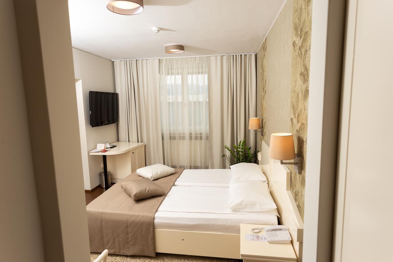 Hotel Fenyo Miercurea Ciuc Extérieur photo