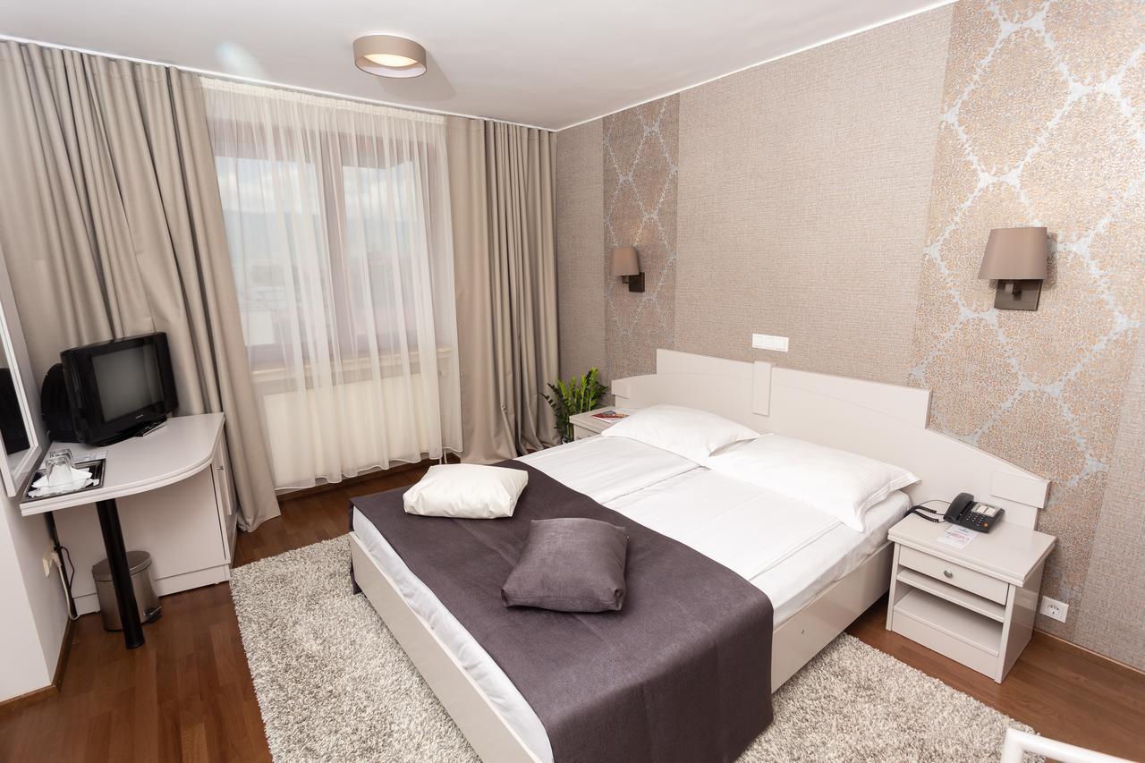 Hotel Fenyo Miercurea Ciuc Extérieur photo